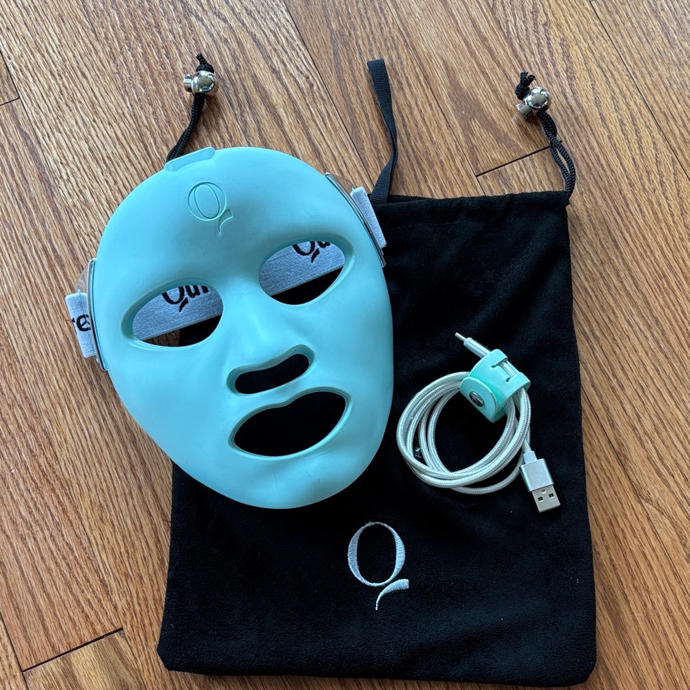 Qure Rejuvalight Red Light Face Mask